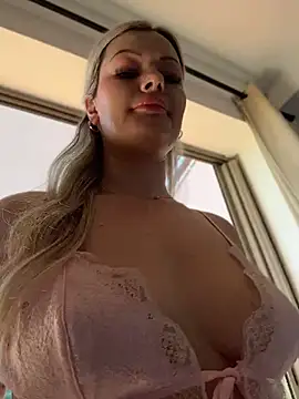 LoveShae  online show from May 2026 06:04:02 PM
