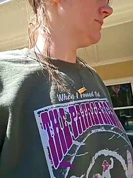 foreverzays online show from February 2025 06:04:01 PM