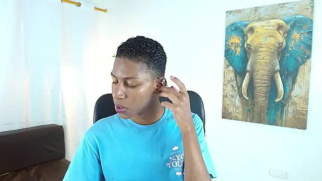 maiki18  online show from December 2025 09:04:02 PM