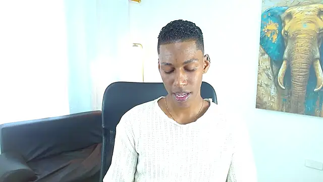 maiki18  online show from February 2026 08:39:01 PM