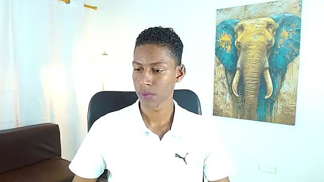 maiki18  online show from December 2025 08:52:01 PM