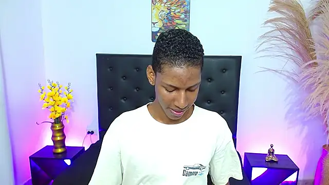 maiki18  online show from October 2025 02:07:01 PM