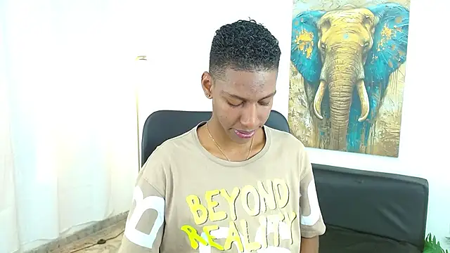 maiki18  online show from November 2025 01:59:02 PM