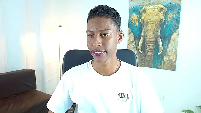 maiki18  online show from December 2025 08:43:02 PM