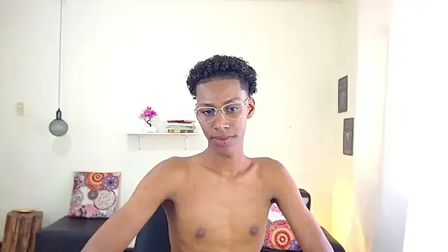maiki18  online show from March 2025 04:49:01 PM