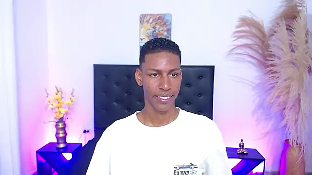 maiki18  online show from October 2025 08:52:01 PM