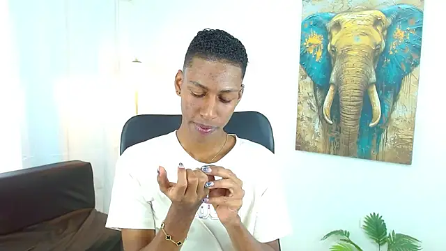 maiki18  online show from December 2025 08:42:01 PM