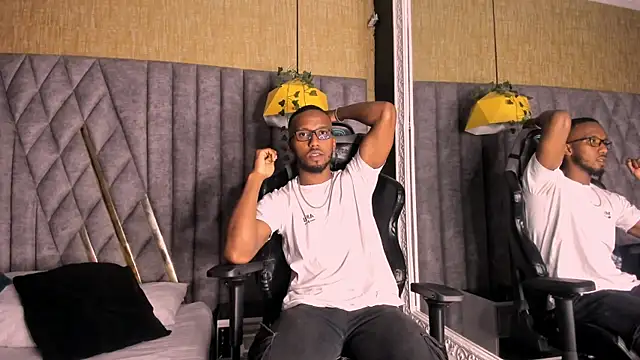 JamesParck online show from April 2026 10:39:02 PM