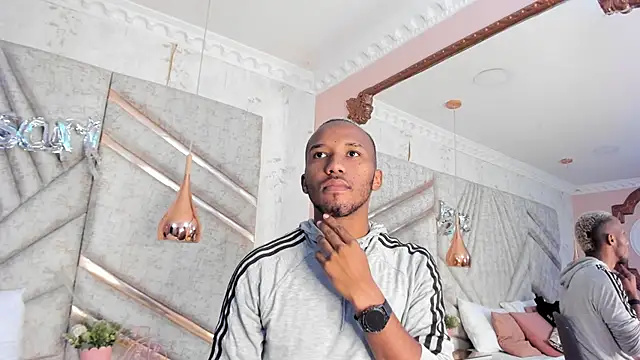 Snapshot of JamesParck chatting on February 2025 12:38:01 PM JamesParck online show from February 2025 12:38:01 PM