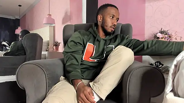 Snapshot of JamesParck chatting on February 2026 11:17:02 PM JamesParck online show from February 2026 11:17:02 PM