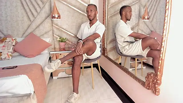 Snapshot of JamesParck chatting on March 2025 11:56:01 AM JamesParck online show from March 2025 11:56:01 AM