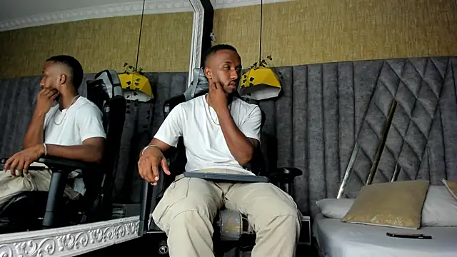 JamesParck online show from March 2026 11:41:01 PM