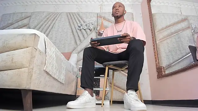 Snapshot of JamesParck chatting on February 2025 11:24:02 AM JamesParck online show from February 2025 11:24:02 AM