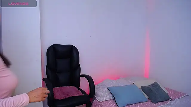 keelly richaardson1 online show from March 2025 03:06:01 PM