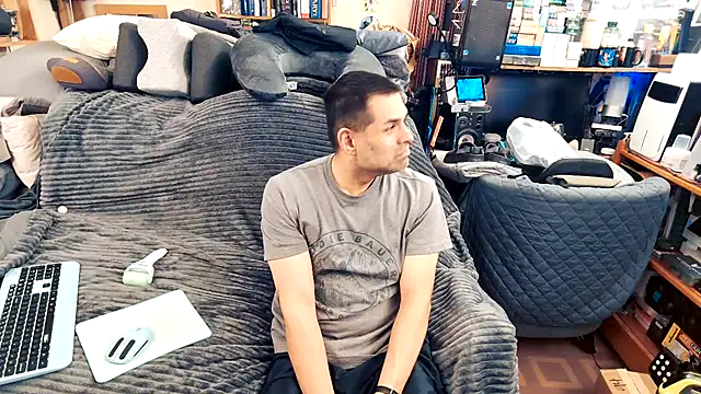 Snapshot of ClampMaster chatting on September 2025 08:04:02 PM ClampMaster online show from September 2025 08:04:02 PM