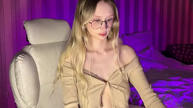 Snapshot of mayvi_cold chatting on June 2026 07:59:02 PM mayvi cold online show from June 2026 07:59:02 PM