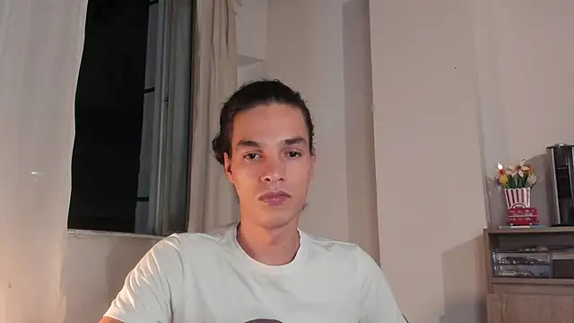 uglycoyote18 online show from December 2024 12:30:01 AM