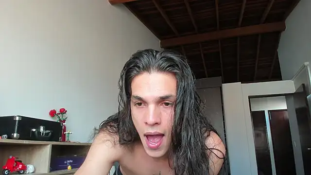 uglycoyote18 online show from December 2024 08:23:01 PM