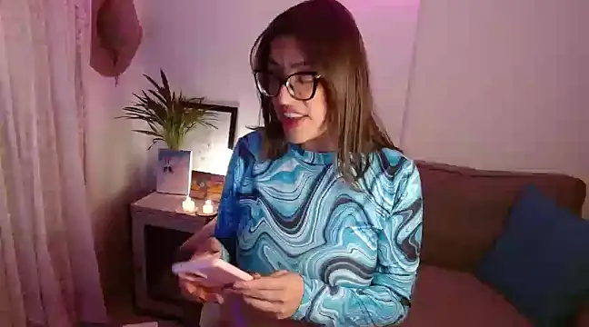 Snapshot of Nicole_white_11 chatting on March 2025 01:37:02 AM Nicole white 11 online show from March 2025 01:37:02 AM