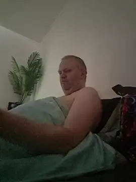 ShyBoy1982 online show from May 2026 10:09:02 AM