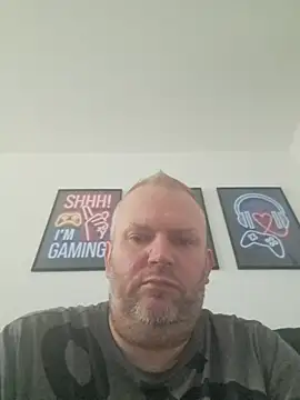 ShyBoy1982 online show from November 2025 01:15:02 PM