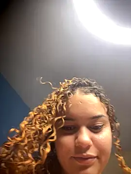 Snapshot of Lolacavalona chatting on October 2025 06:01:02 PM Lolacavalona online show from October 2025 06:01:02 PM