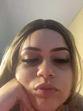 Snapshot of Lolacavalona chatting on December 2024 06:06:01 PM Lolacavalona online show from December 2024 06:06:01 PM