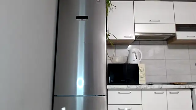 SierraSky  online show from November 2025 06:12:02 PM