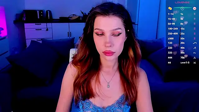 tenderdreams online show from November 2025 08:23:02 PM