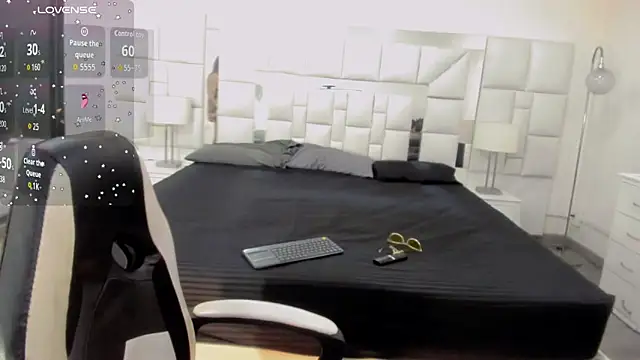 AdharaaMoon online show from November 2025 07:17:01 PM