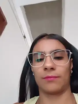 Snapshot of Leslly_ chatting on May 2026 07:54:01 PM Leslly online show from May 2026 07:54:01 PM