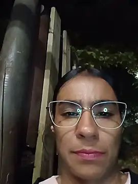 Snapshot of Leslly_ chatting on July 2026 08:44:02 AM Leslly online show from July 2026 08:44:02 AM