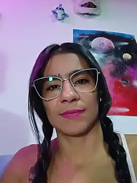 Snapshot of Leslly_ chatting on May 2026 12:11:01 PM Leslly online show from May 2026 12:11:01 PM