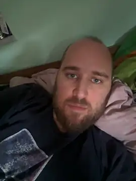 aronion123 online show from October 2025 01:02:01 PM