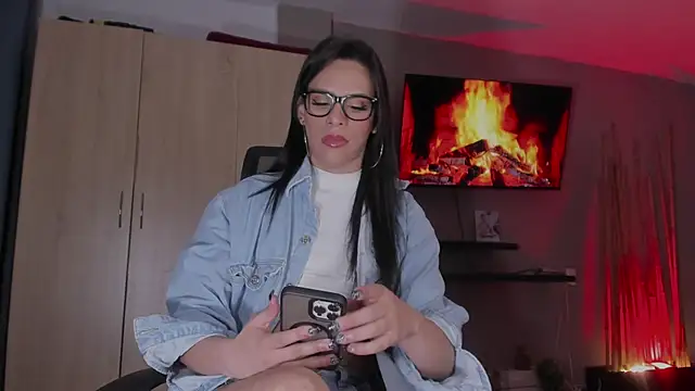 danna v online show from November 2025 02:21:02 AM