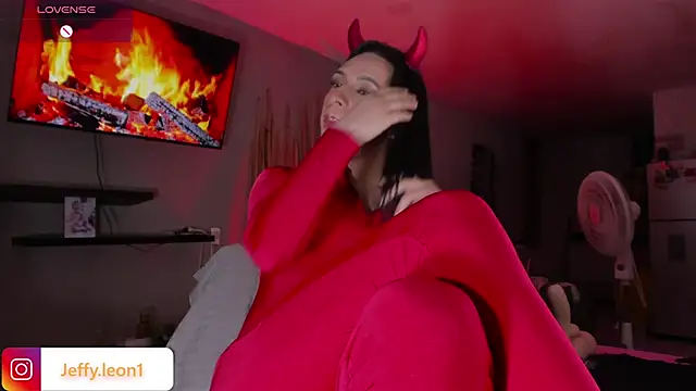 danna v online show from November 2025 05:30:01 AM