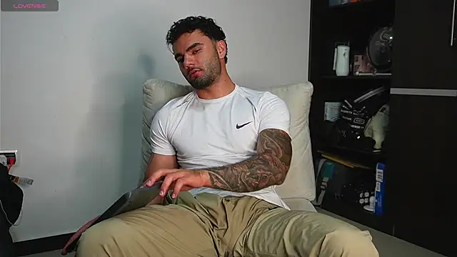 Derek w online show from April 2026 02:51:01 AM