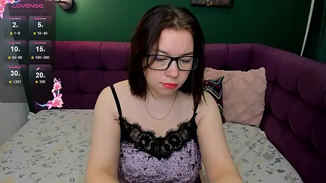 Emily Amorre online show from October 2025 01:36:01 AM