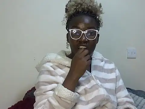 Sexy racy rebel  online show from December 2025 09:36:02 PM