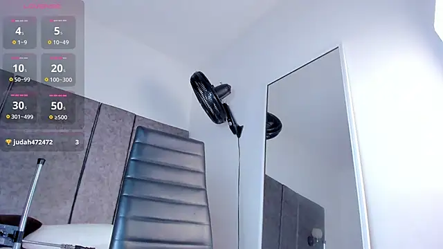 SelenaGmez online show from December 2025 03:19:02 AM