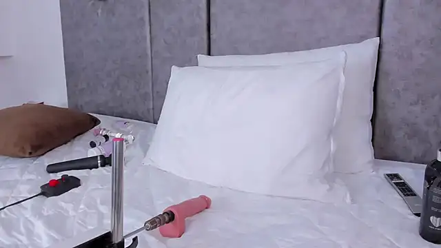 SelenaGmez online show from March 2026 12:10:02 AM