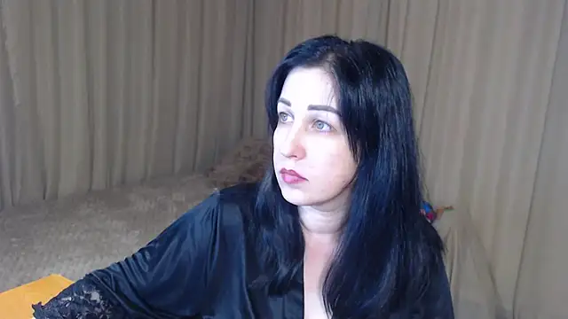 JillStevens online show from December 2025 05:28:01 PM