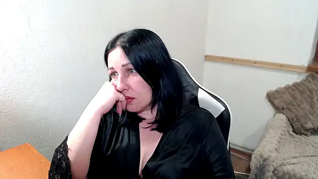 Snapshot of JillStevens chatting on June 2026 08:02:01 PM JillStevens online show from June 2026 08:02:01 PM