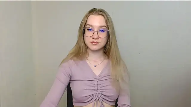 Snapshot of cindi_hot chatting on July 2026 10:59:01 AM cindi hot online show from July 2026 10:59:01 AM