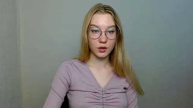 Snapshot of cindi_hot chatting on November 2025 09:35:01 AM cindi hot online show from November 2025 09:35:01 AM