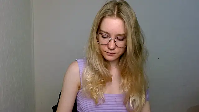 Snapshot of cindi_hot chatting on December 2025 10:14:01 AM cindi hot online show from December 2025 10:14:01 AM