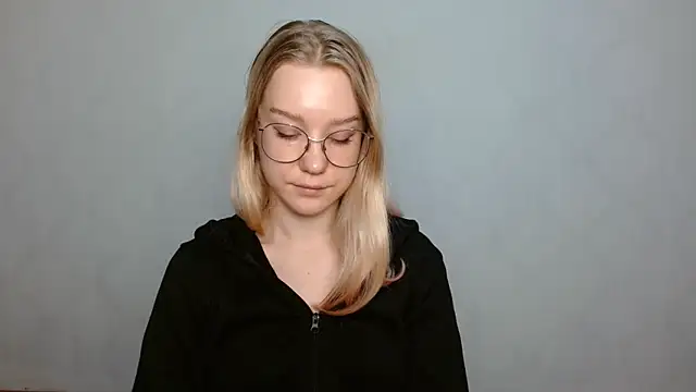 Snapshot of cindi_hot chatting on January 2025 01:05:01 PM cindi hot online show from January 2025 01:05:01 PM