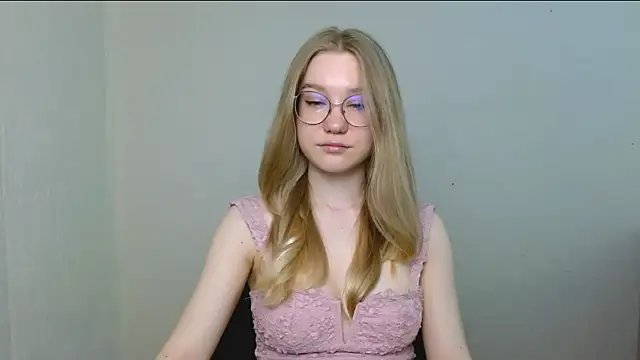 cindi hot online show from April 2026 10:11:02 AM