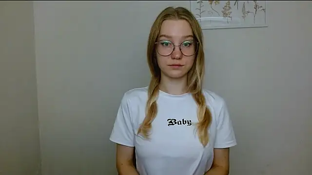 Snapshot of cindi_hot chatting on September 2025 09:05:01 AM cindi hot online show from September 2025 09:05:01 AM