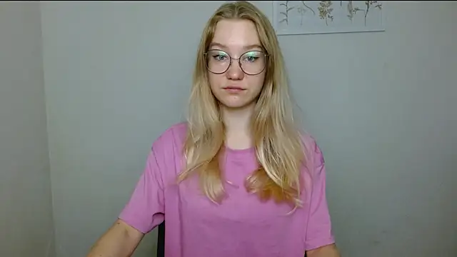 Snapshot of cindi_hot chatting on September 2025 10:30:02 AM cindi hot online show from September 2025 10:30:02 AM